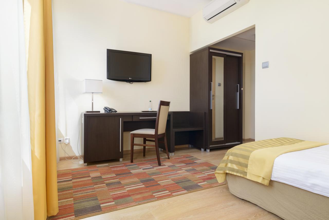 Hotel Safir 波兹南 外观 照片