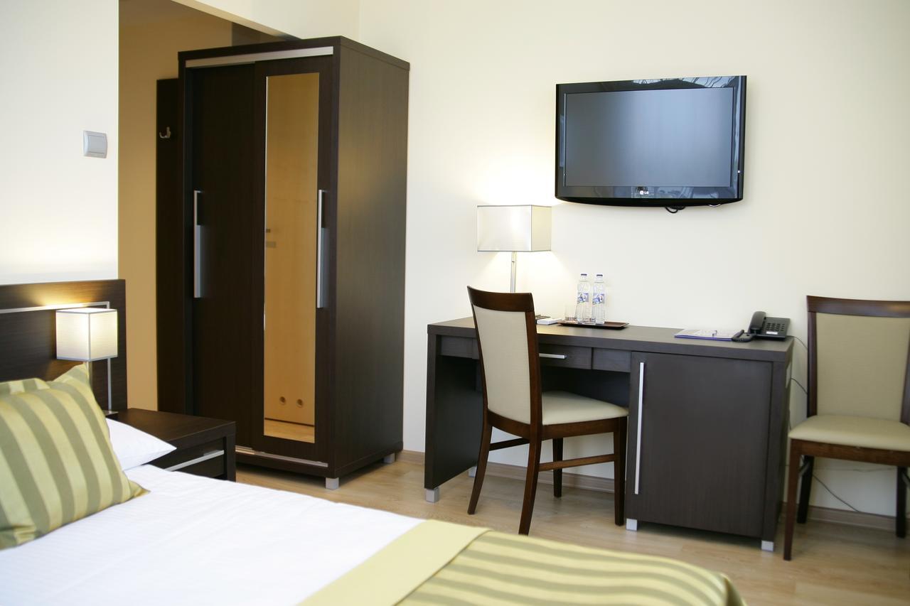 Hotel Safir 波兹南 外观 照片
